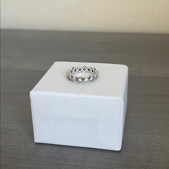 PANDORA ALLURING BRILLIANT PRINCESS RING - Picture 1 of 5